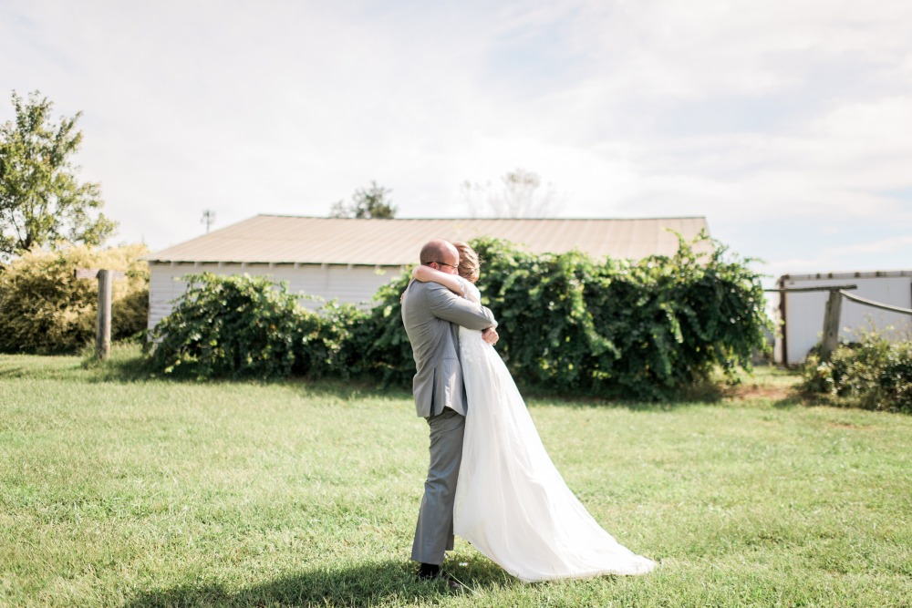 falling-in-love-with-late-summer-wedding