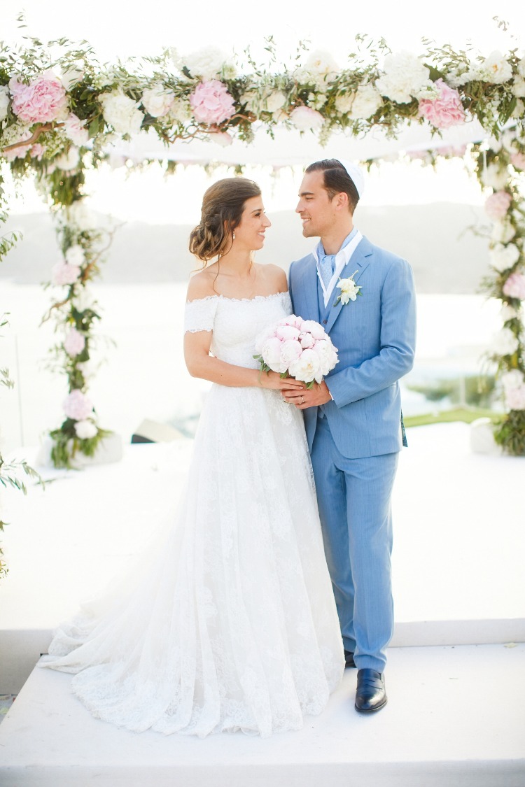 8 Steps to a Chic Wedding In Greece!