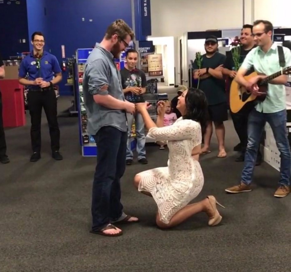 Girl proposing to guy at Best Buy with a ring from Jewelry by Johan