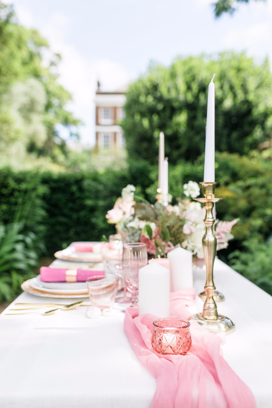 Simple and elegant table decor