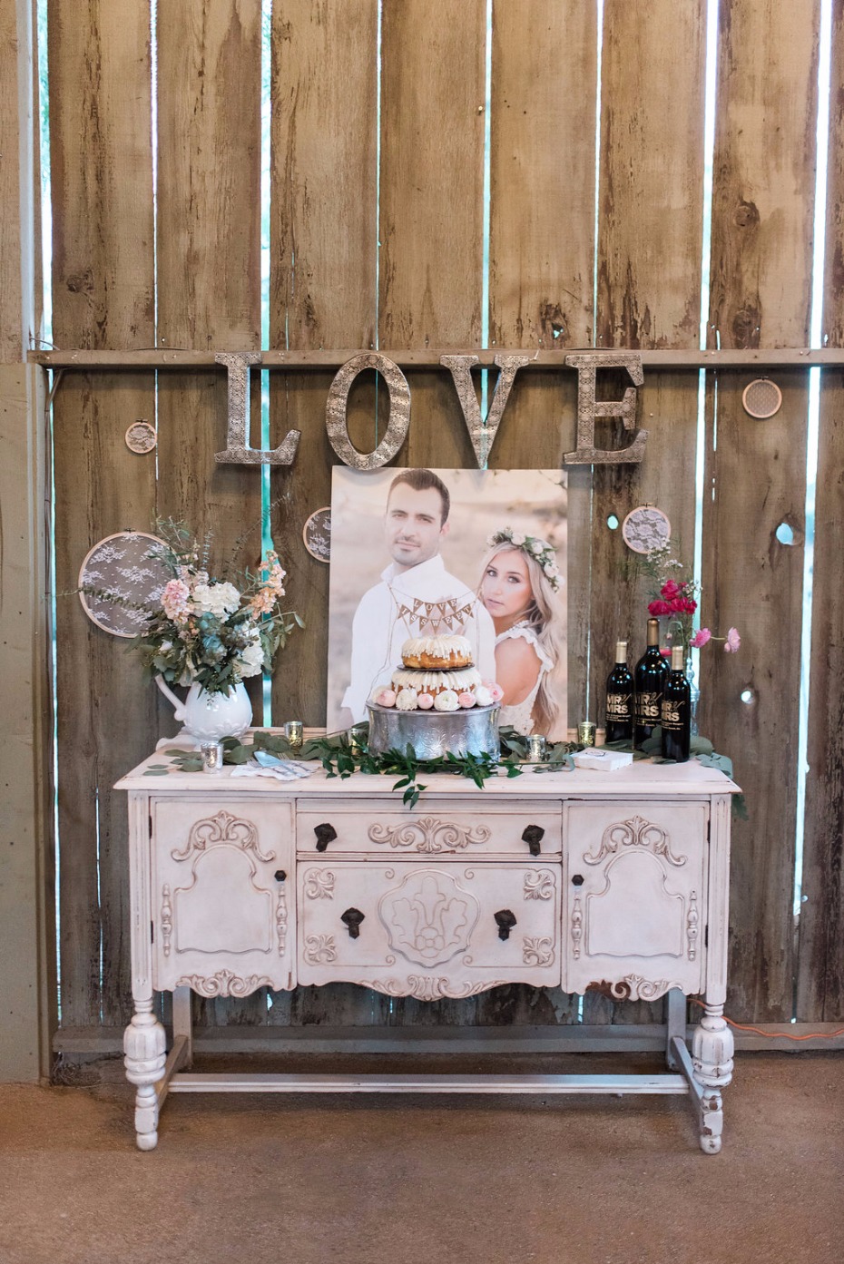 Vintage cake table