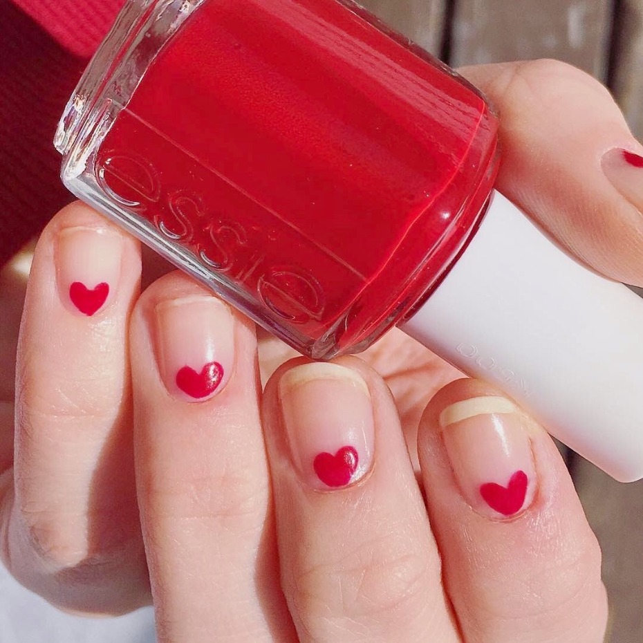 heart nail design