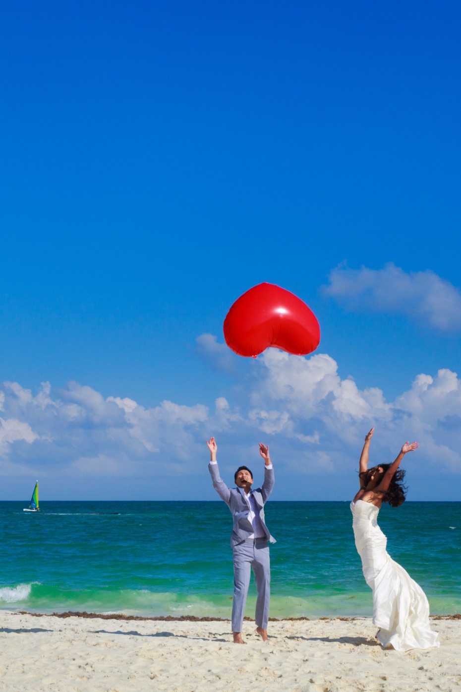 Fun beach wedding in Mexico