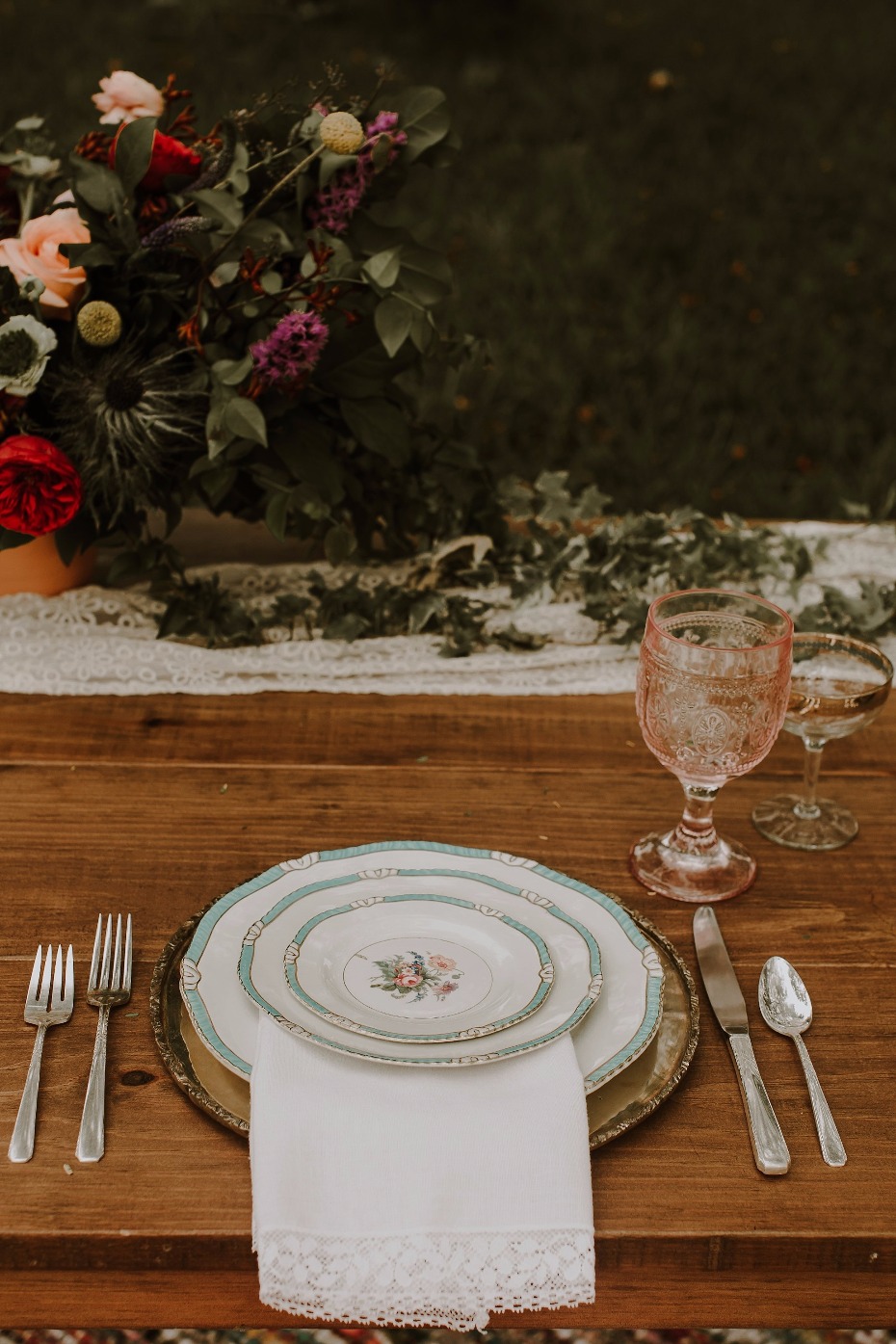 Use vintage dish ware for your sweetheart table