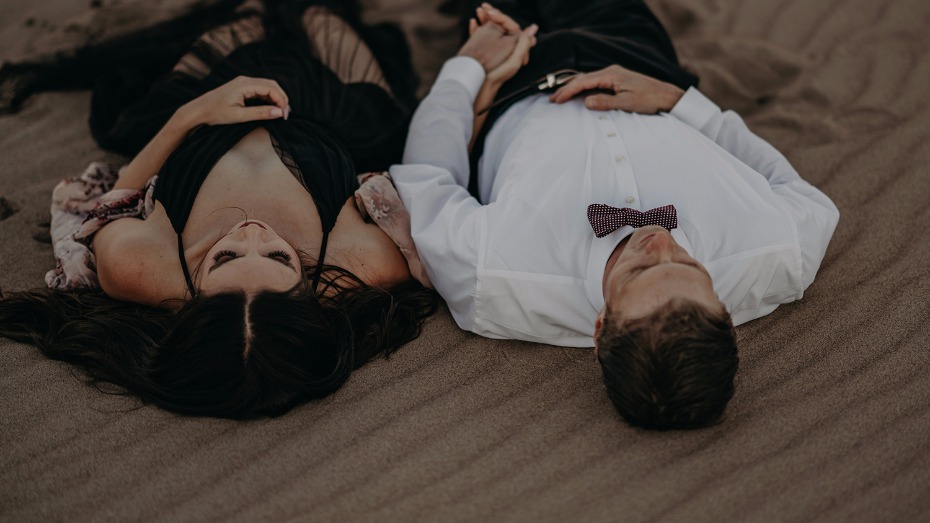 desert engagement shoot for your moody fall ideas