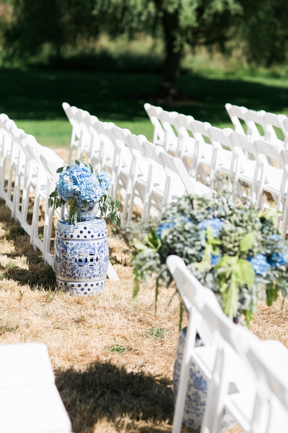 white and blue ceremony