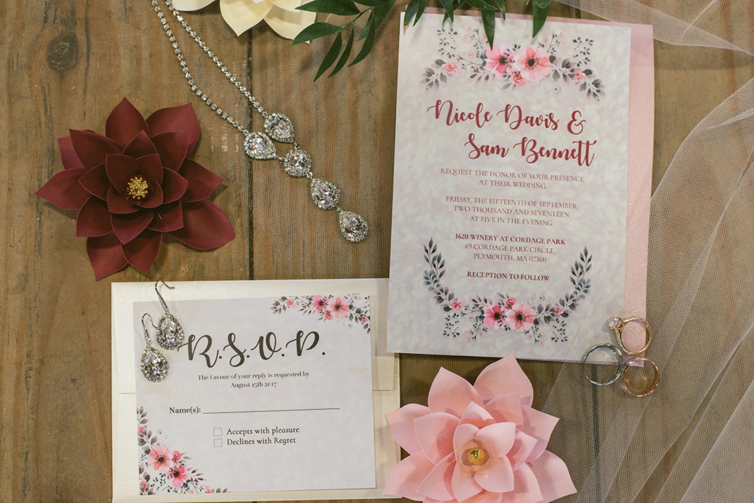 pinkandburgundypaperflowerweddingideas02