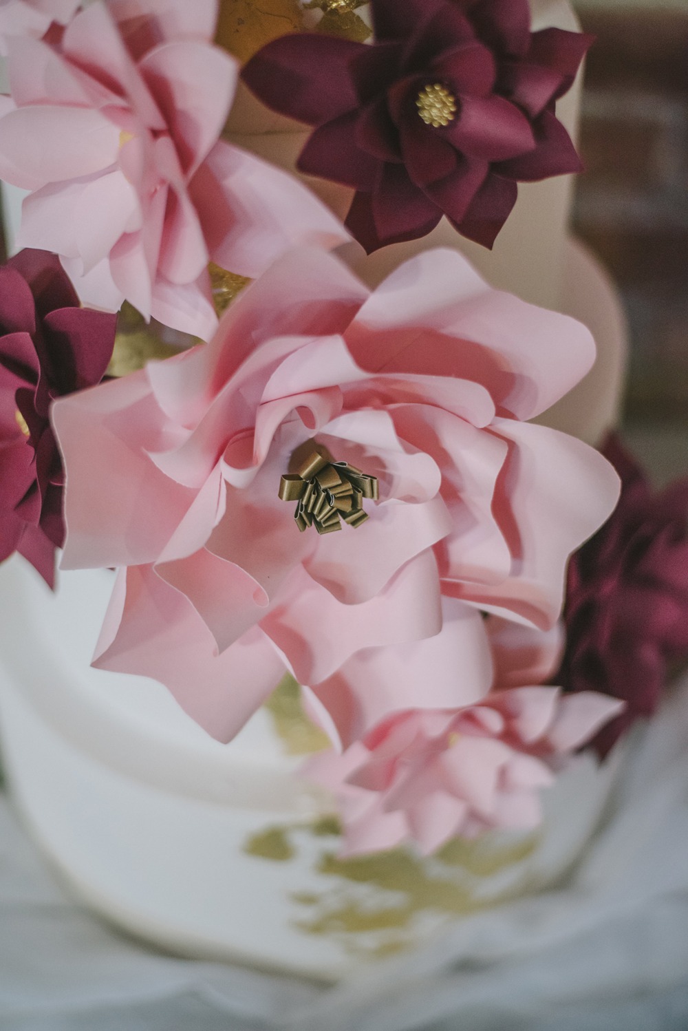 pinkandburgundypaperflowerweddingideas28