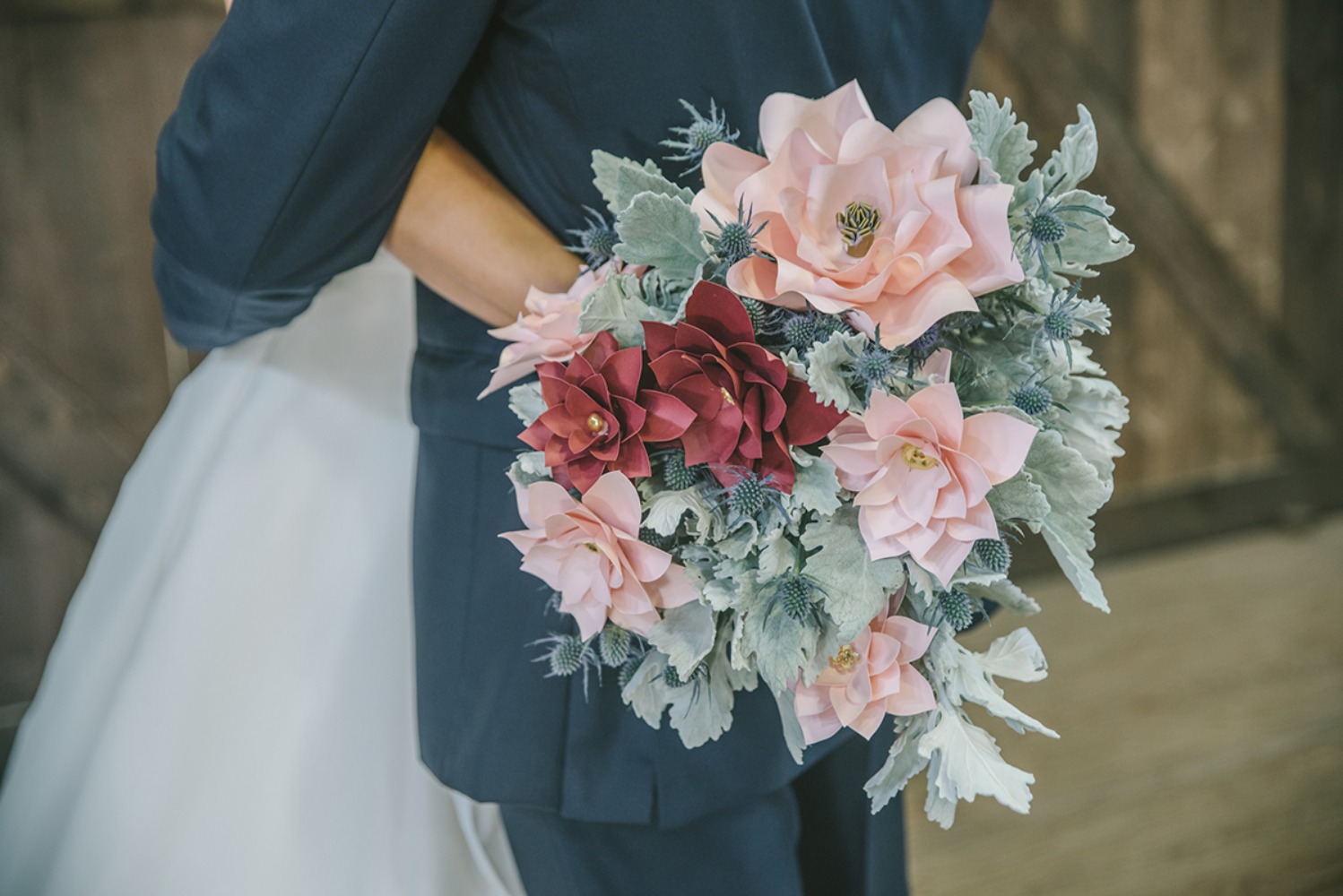 pinkandburgundypaperflowerweddingideas57