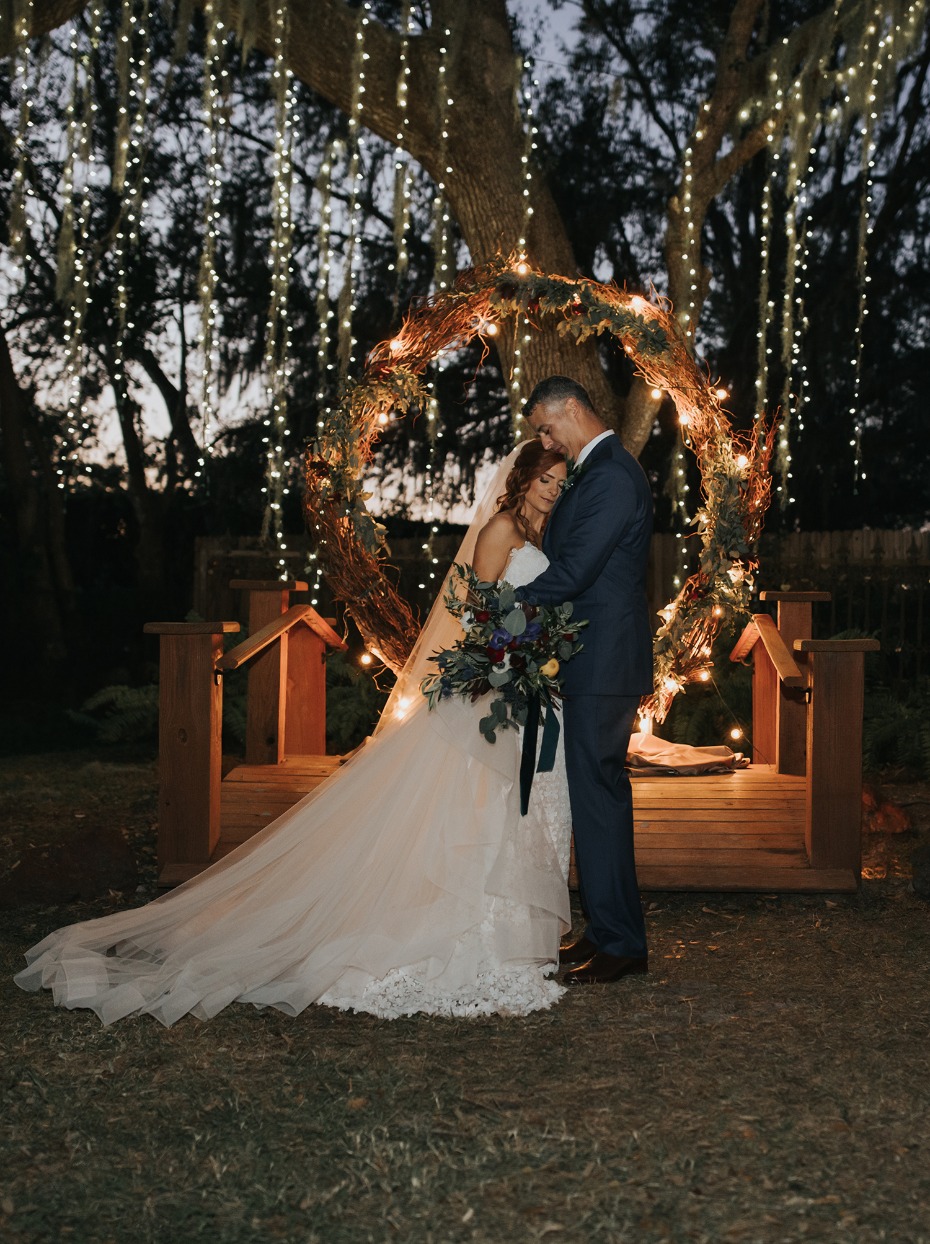 the most romantic wedding backdrop giant wreath idea