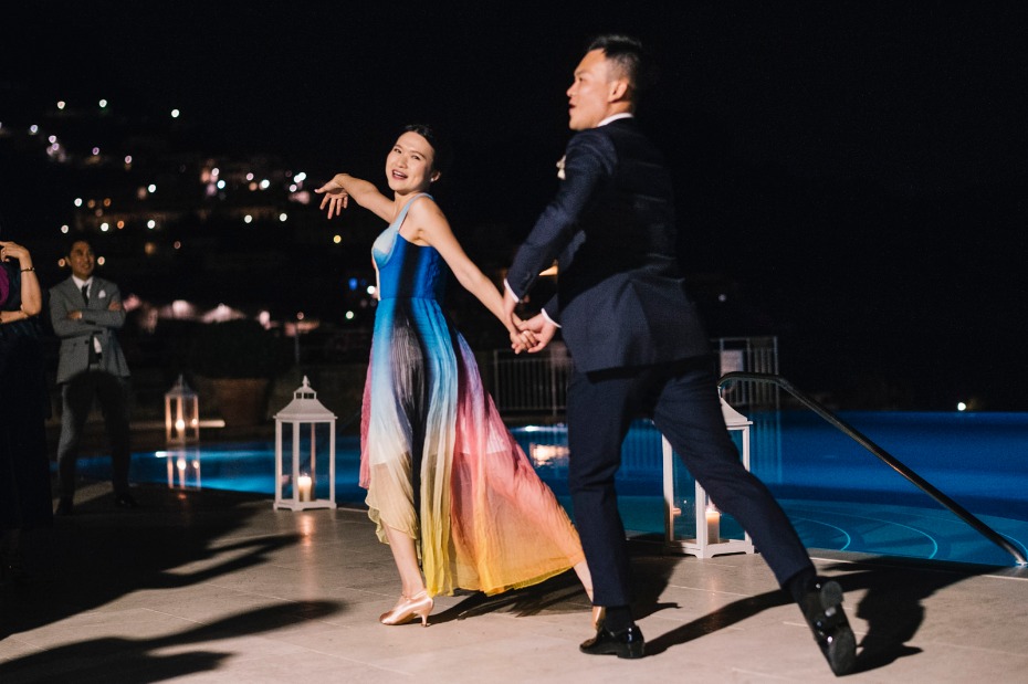 choreographed bride and groom first dance