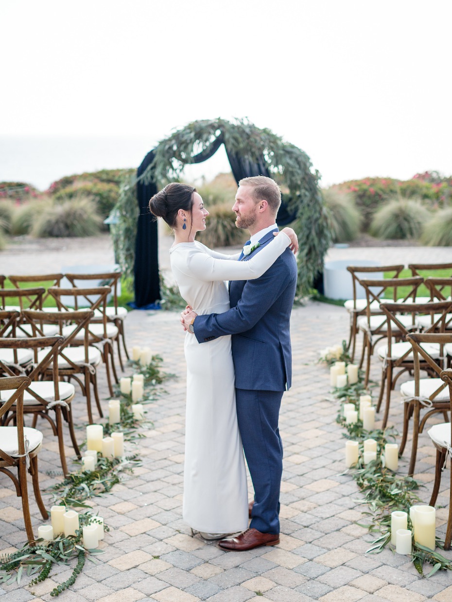 Elegant outdoor ceremony