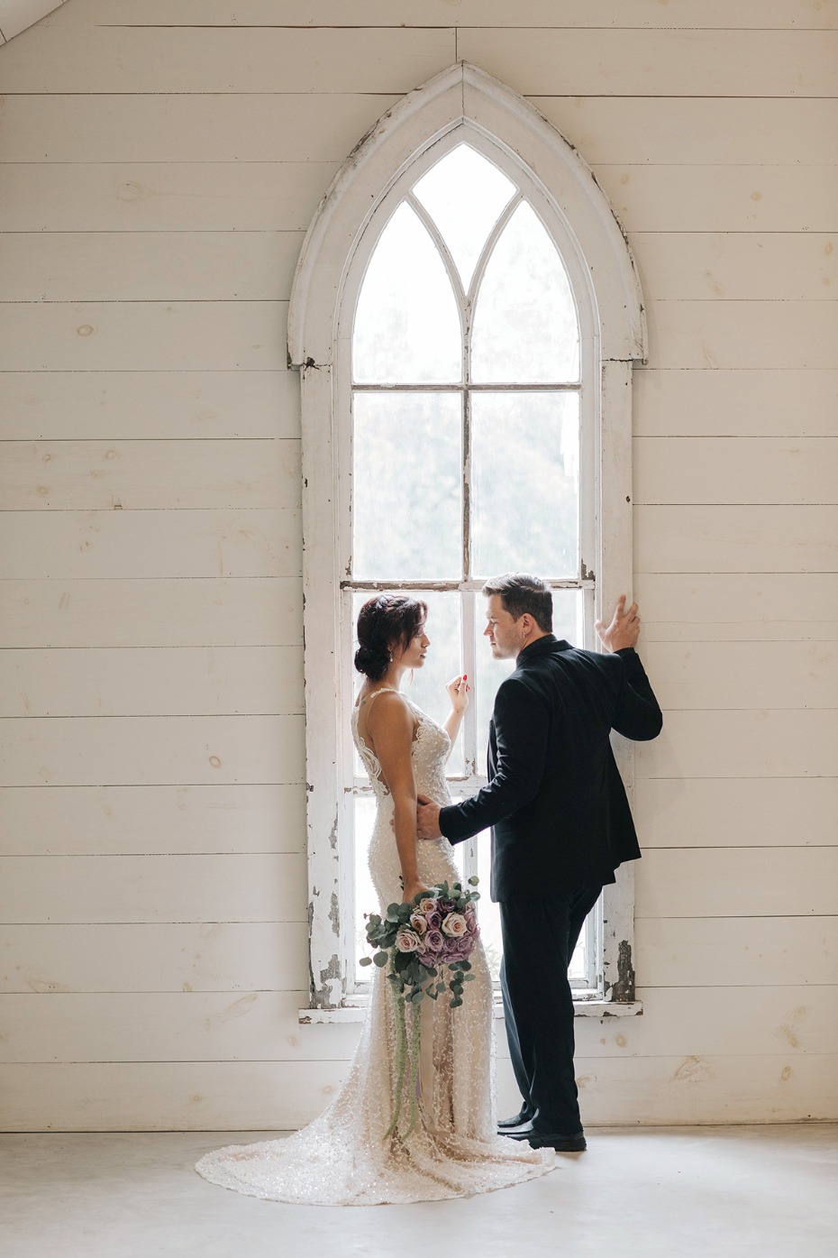 sweet bride and groom wedding photo idea