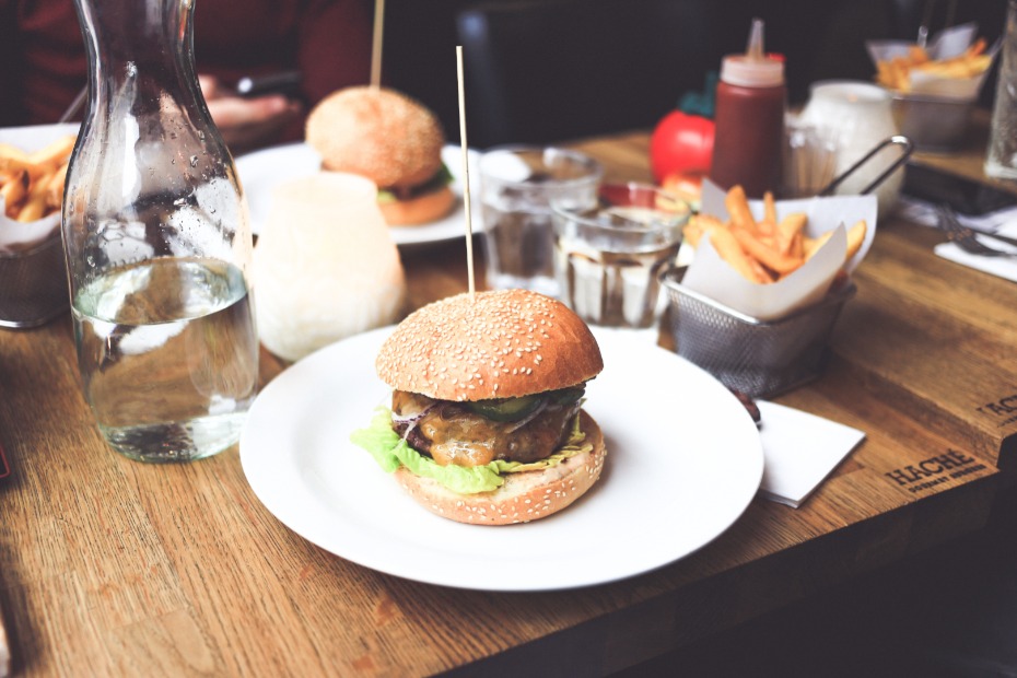 Hamburger Sliders for Ater Party Photo by Quentin Lagache