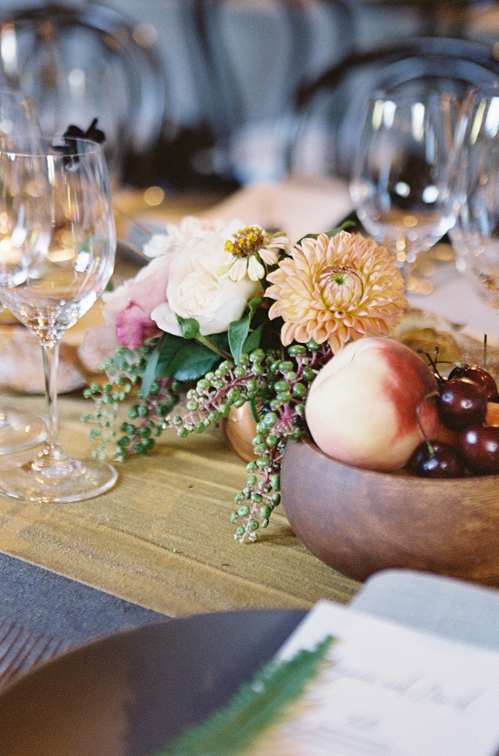 upscale-barn-wedding-at-the-peace-barn