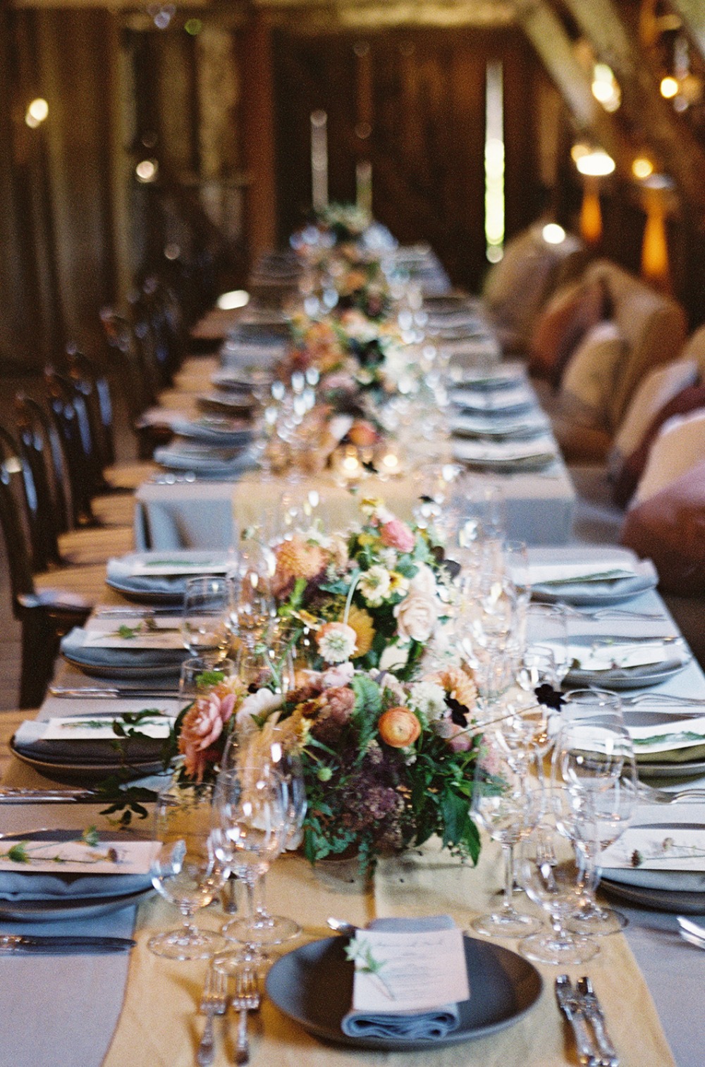 upscale-barn-wedding-at-the-peace-barn