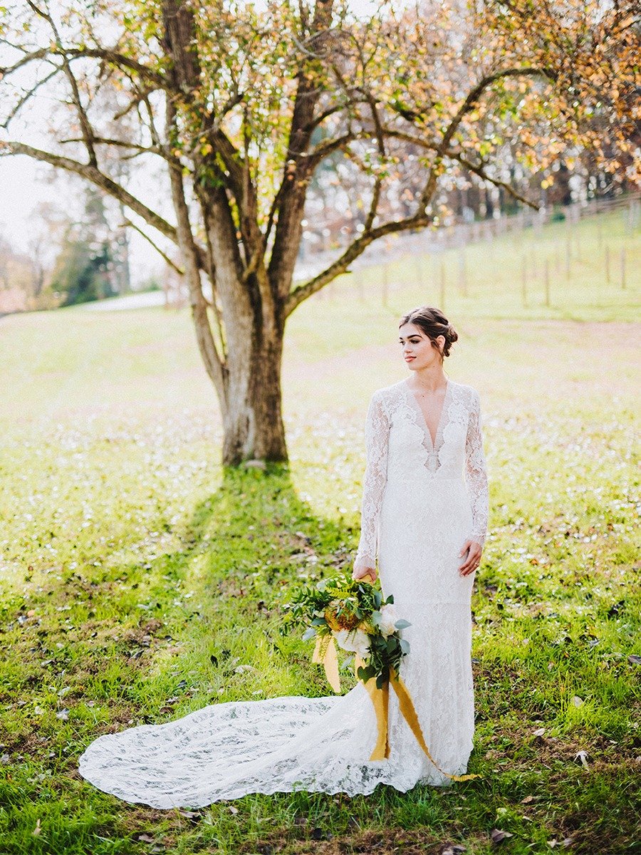 How To Have A Beautiful Fall Wedding With A Pop Of Yellow