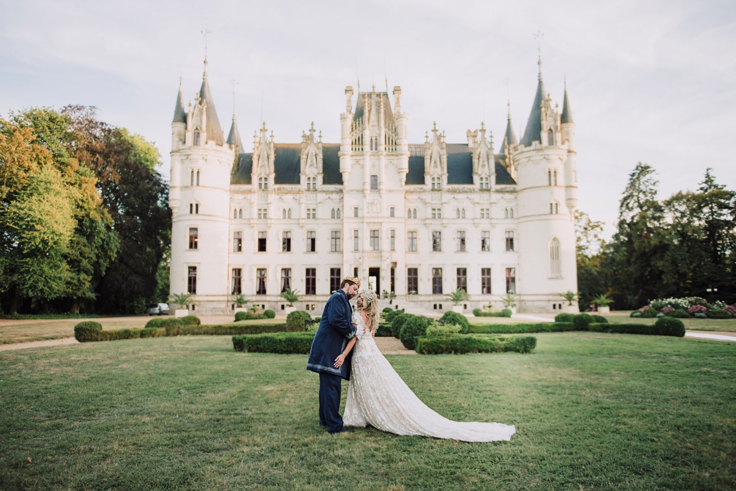 this-castle-wedding-is-mind-blowing