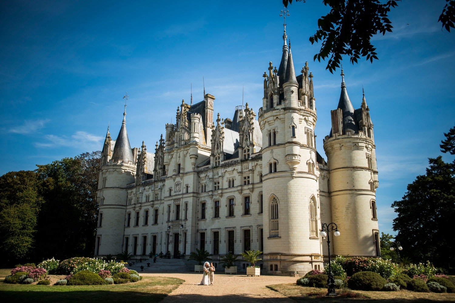 this-castle-wedding-is-mind-blowing