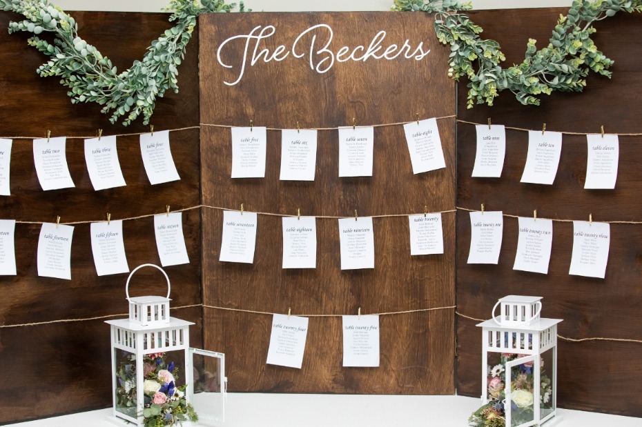 rustic seating assignment display