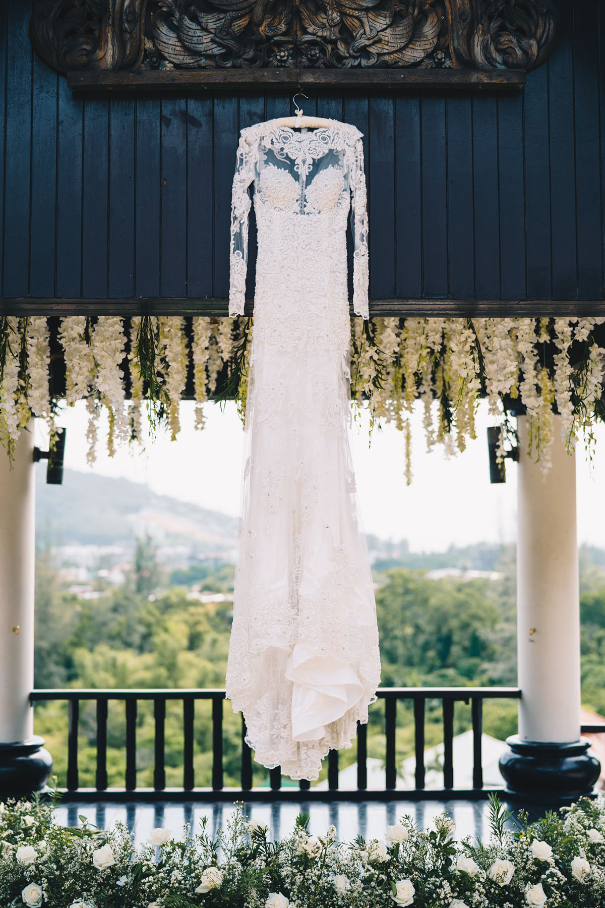 Lace wedding dress