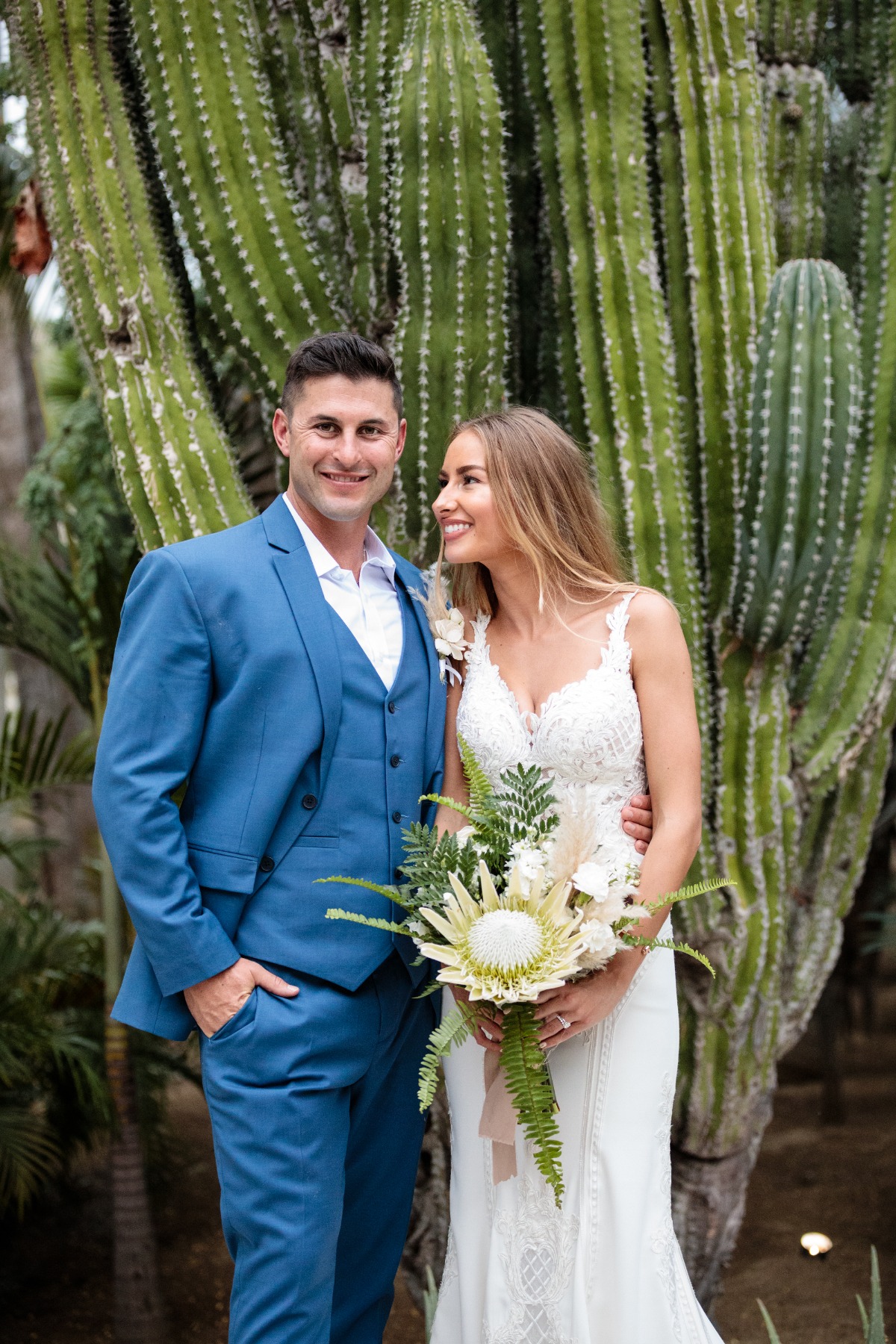 Romantic destination wedding in Cabo