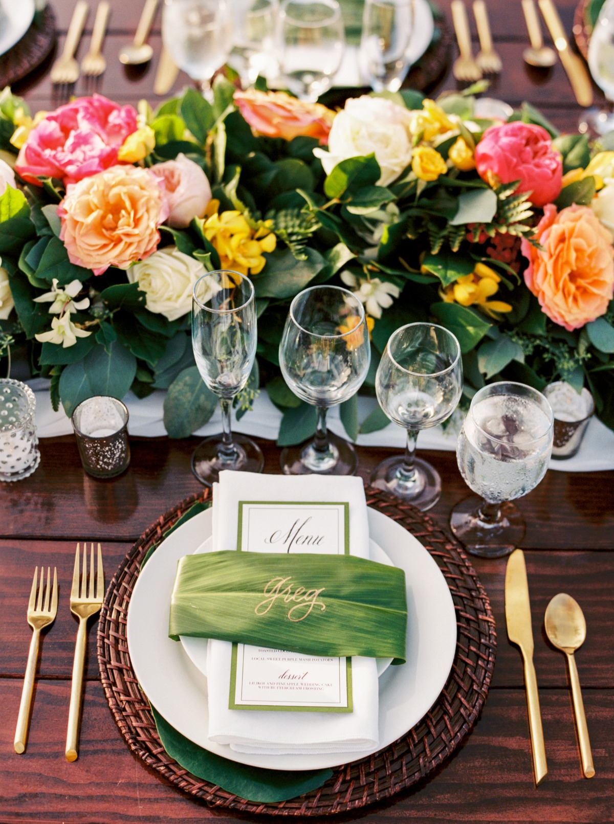 hawaiian themed wedding place setting