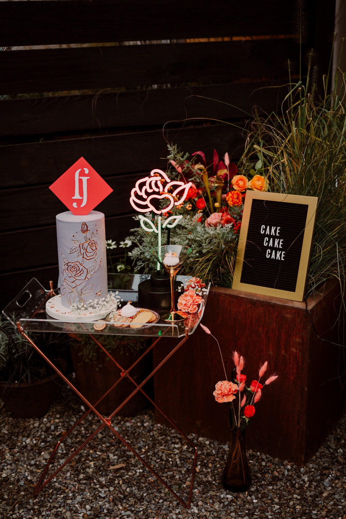 wedding cake table