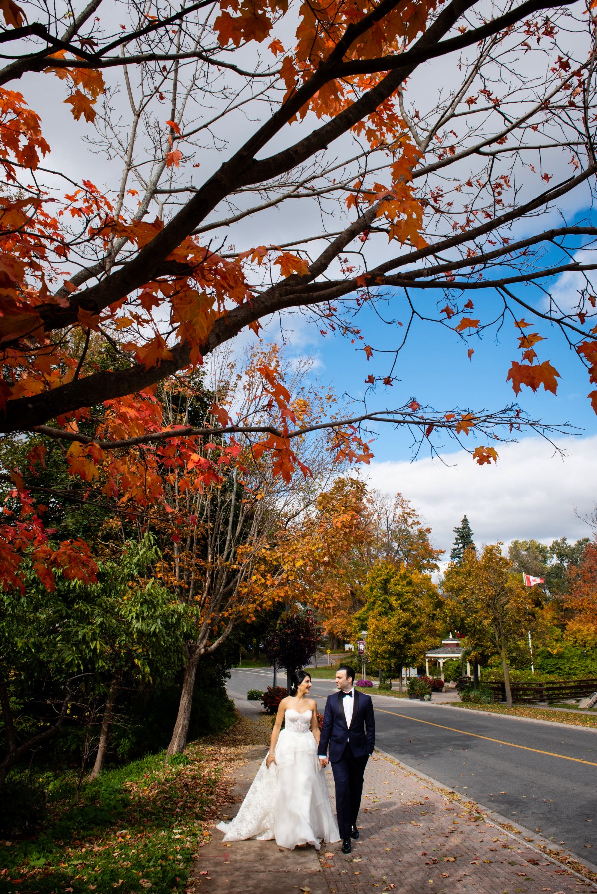 59-bridal-photo-shoot-in-red-maple-leave