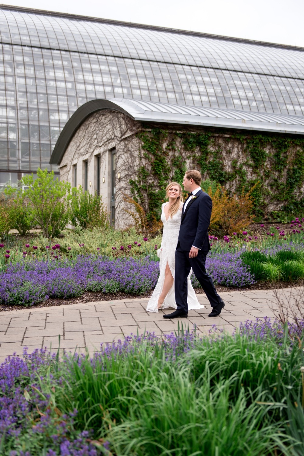 modern-and-green-filled-chicago-wedding