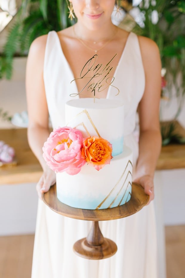 modern chic wedding cake design