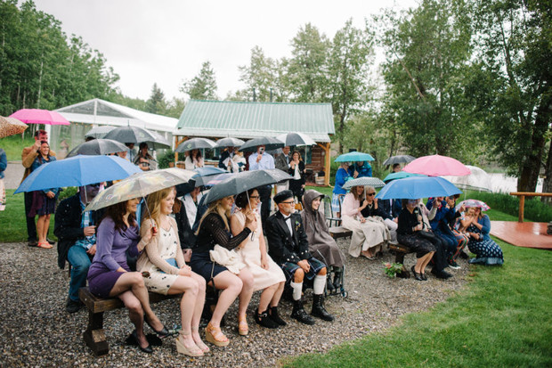 rainy day wedding ceremoy