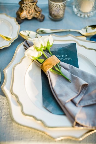 elegant wedding place setting