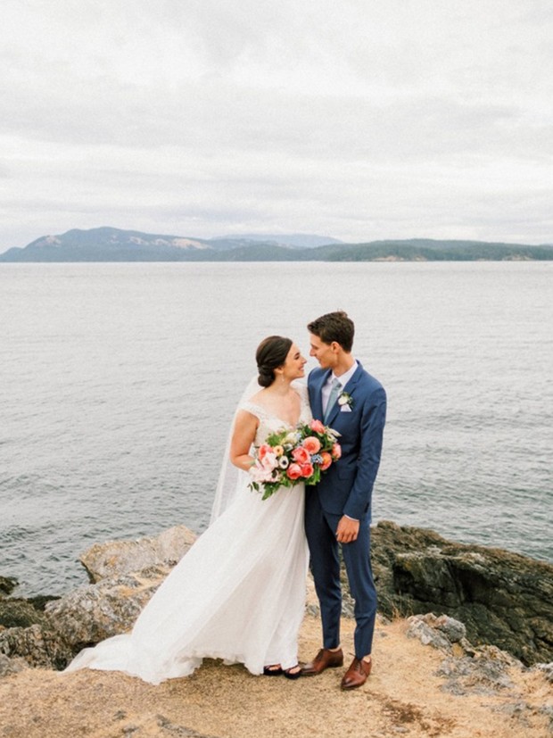 wedding couple in the San Juan Islands