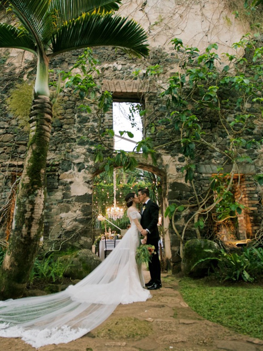 Tropical Garden Inspired Wedding In Hawaii