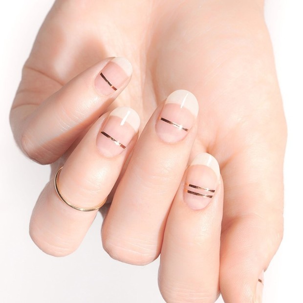 The French Manicure Is Still Fierce AF for the Modern Bride