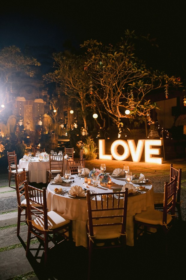 love wedding sign