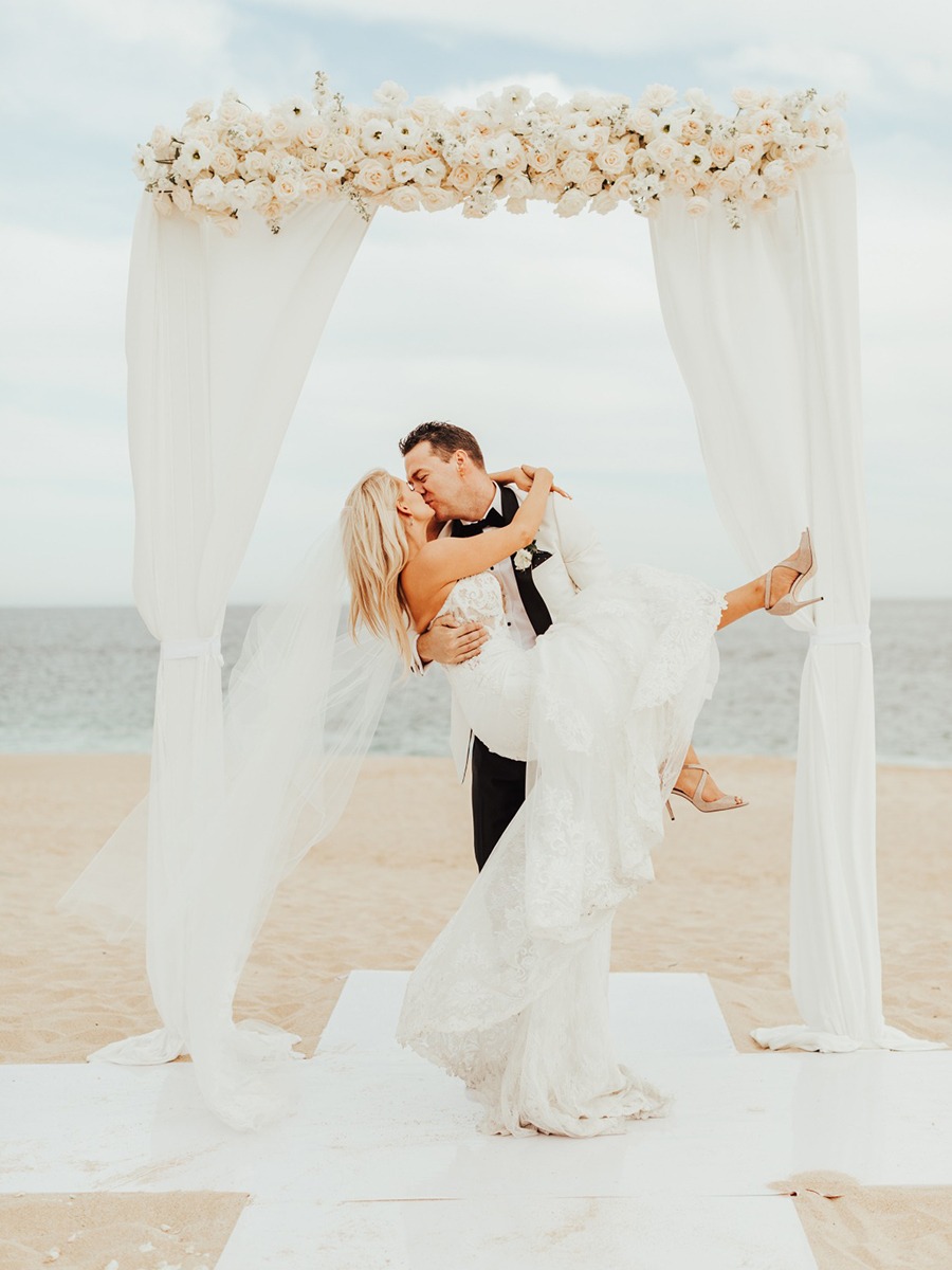 Luxury White Wedding On A Beach In Mexico