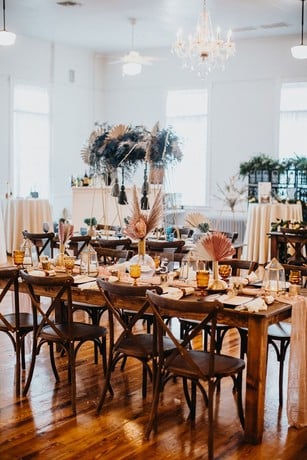 pink and gold wedding table decor