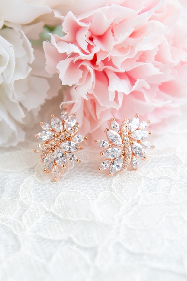 The Wedding Jewelry You Want to Have for Those Getting Ready Shots