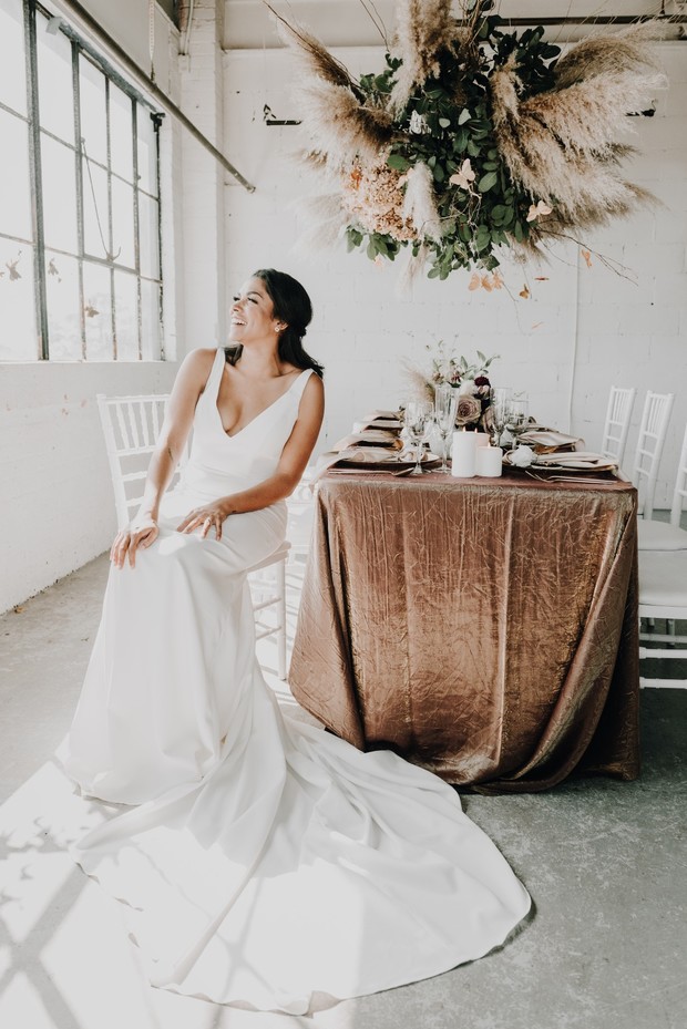 bride in Elavonza bridal gown