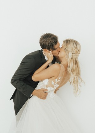 wedding kiss