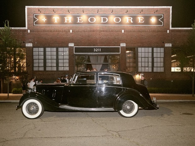 vintage wedding getaway car