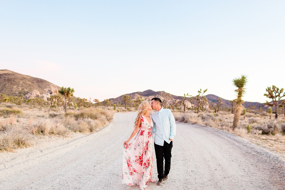 cheersbabephoto-joshuatreeengagement-wed