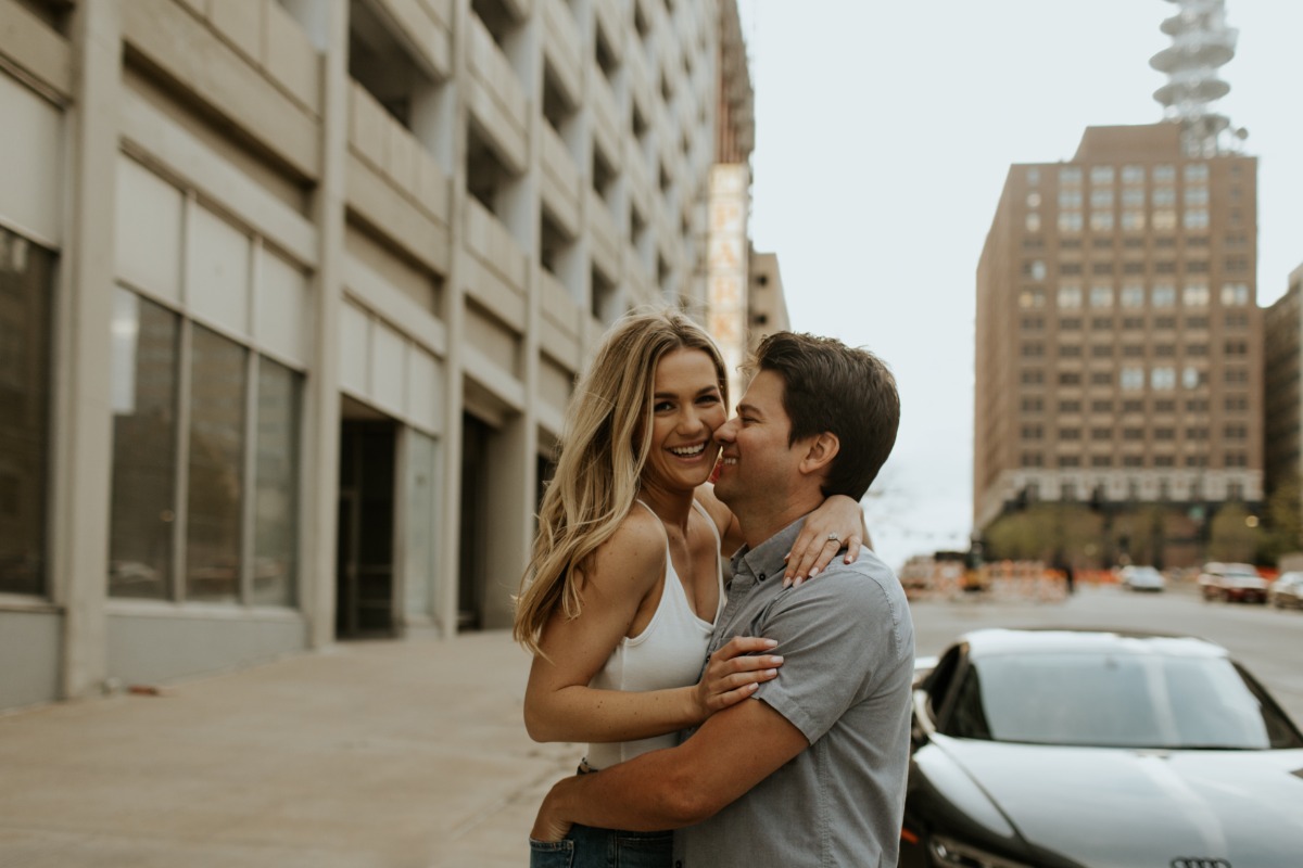 downtownomahanebraskaengagementphotograp