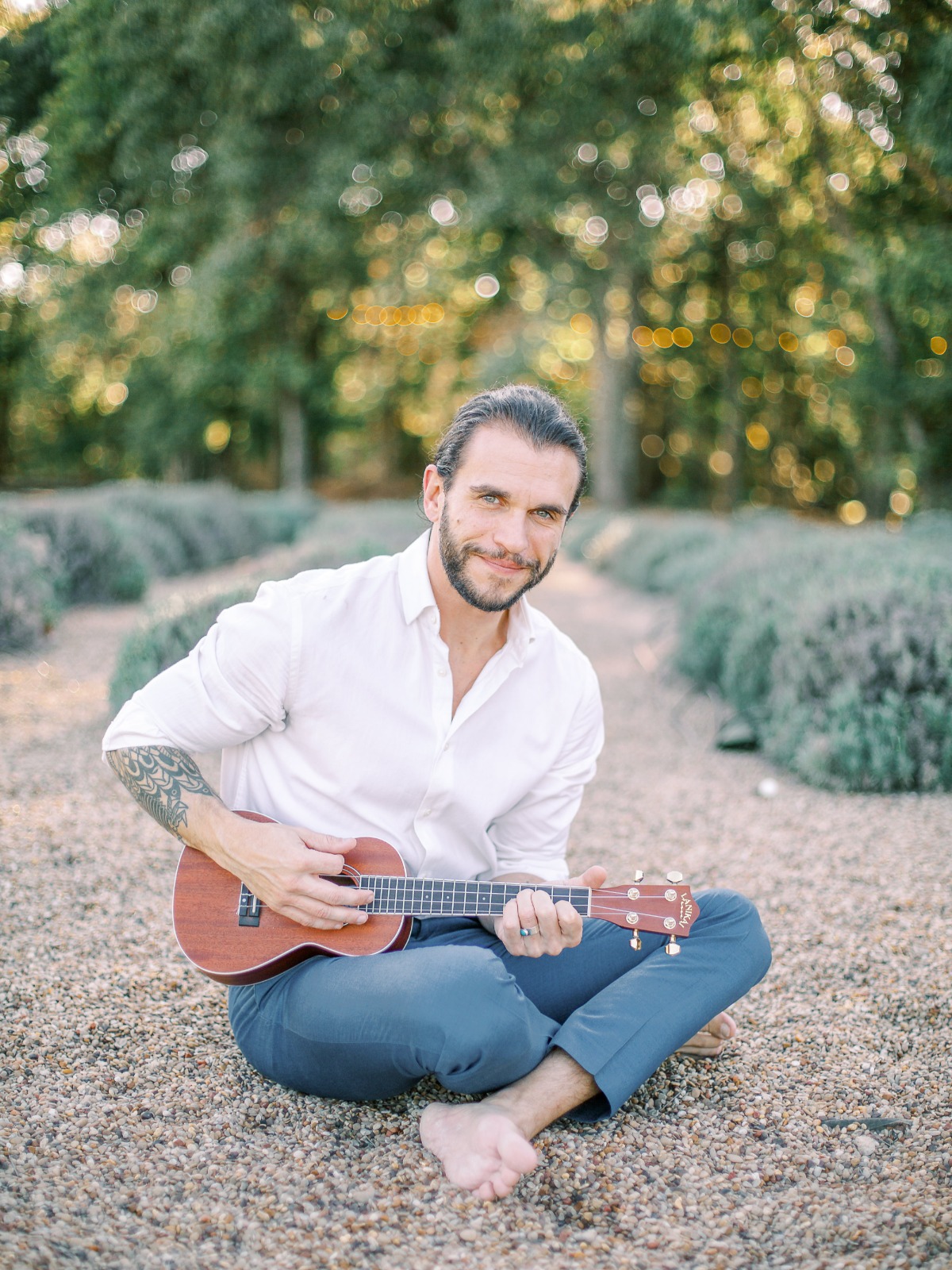 relaxed groom portrait ideas