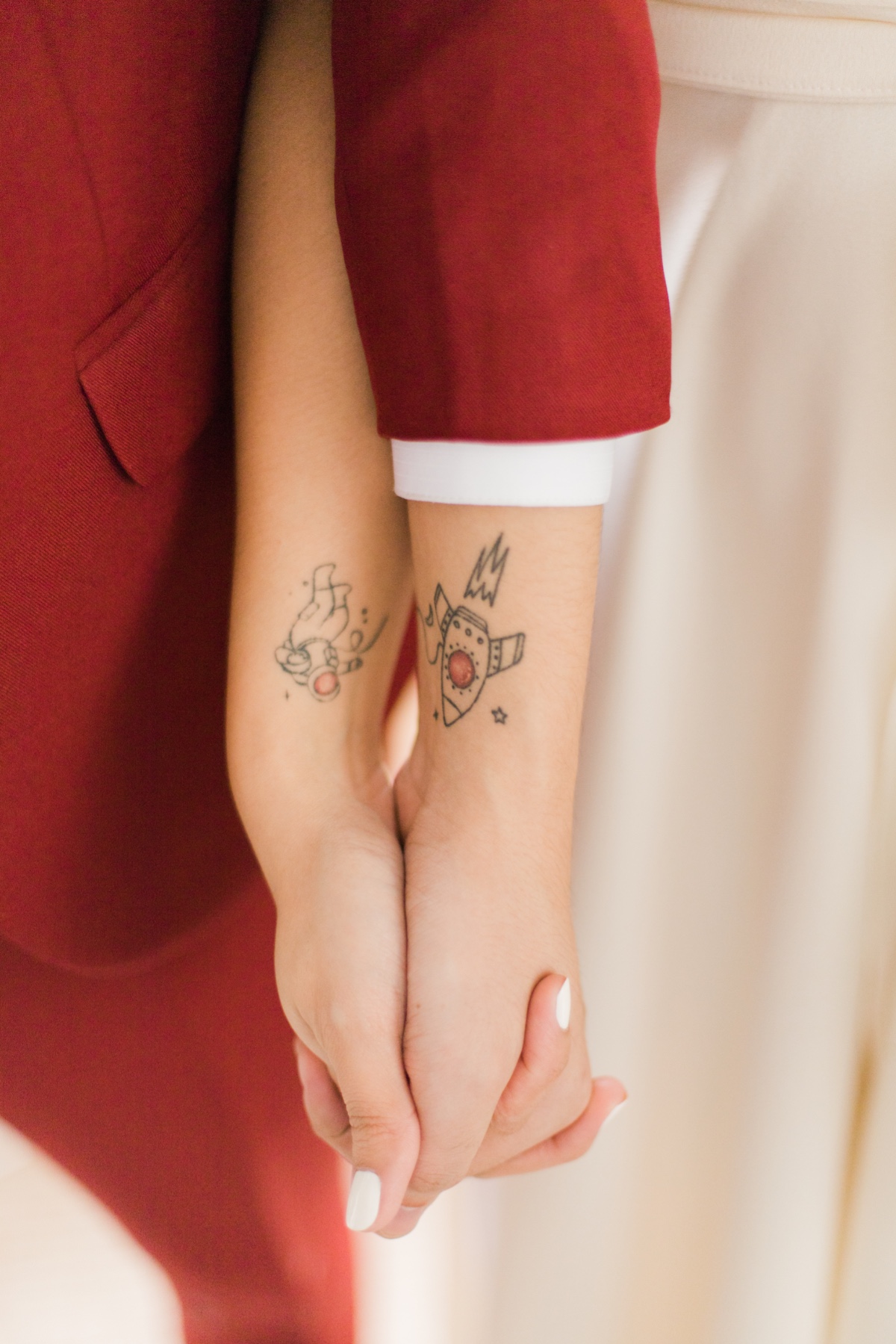 bride and groom first touch without seeing each-other