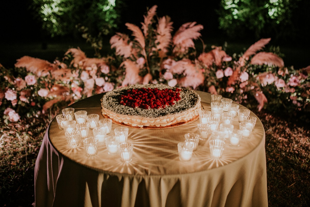 Millefoglie with berries for Wedding in Tuscany