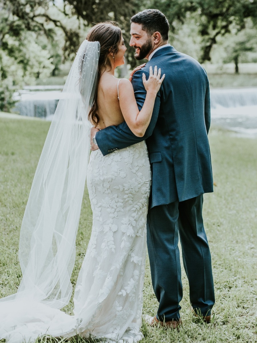 See How This Couple Mastered An All Outdoor Wedding