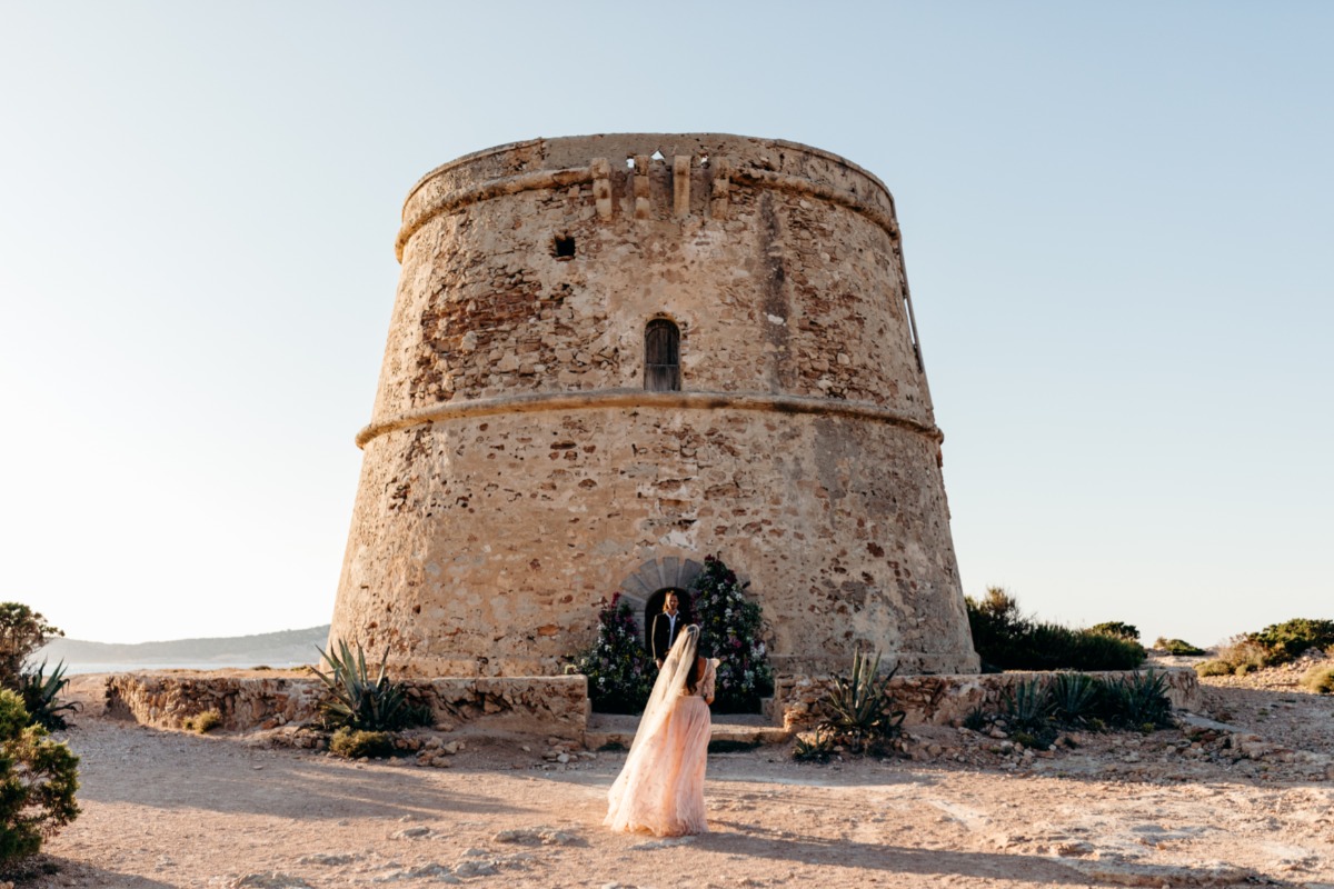 A Wedding Inspiration Tribute to the Lost Spring in Ibiza